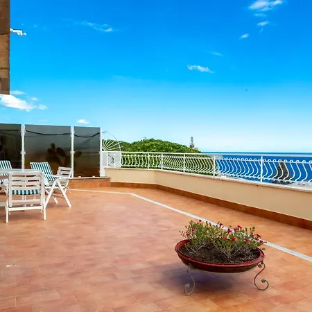 Apartament 168 - La Terrazza Sul Mare, Casa A 10 Minuti Da Spiaggia, Parcheggio Privato Gratis *