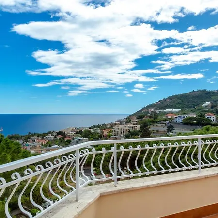 168 - La Terrazza Sul Mare, Casa A 10 Minuti Da Spiaggia, Parcheggio Privato Gratis San Remo