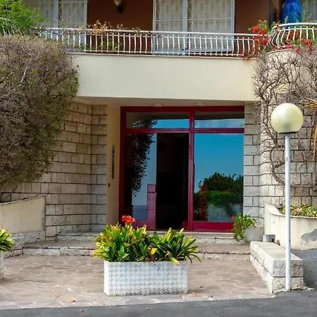 Lejlighed 168 - La Terrazza Sul Mare, Casa A 10 Minuti Da Spiaggia, Parcheggio Privato Gratis
